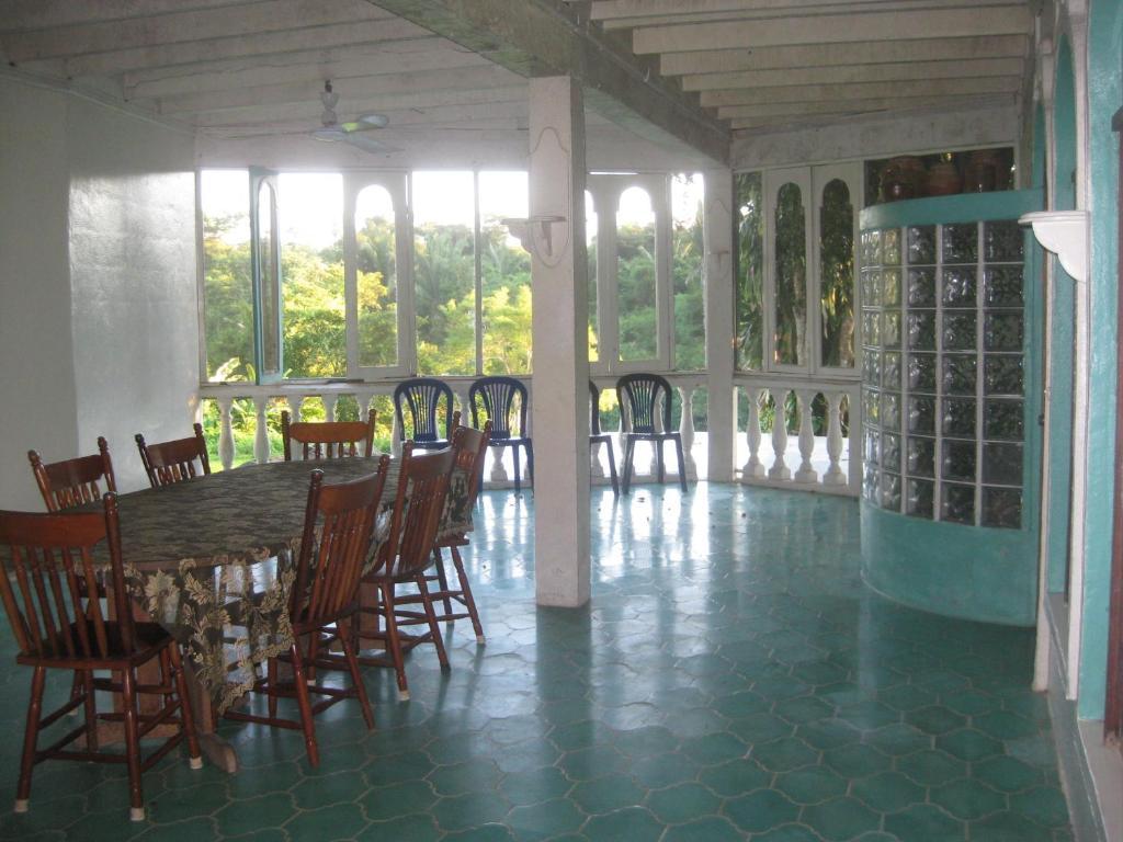 Banana Bank Lodge & Jungle Horseback Adventures Belmopan Room photo